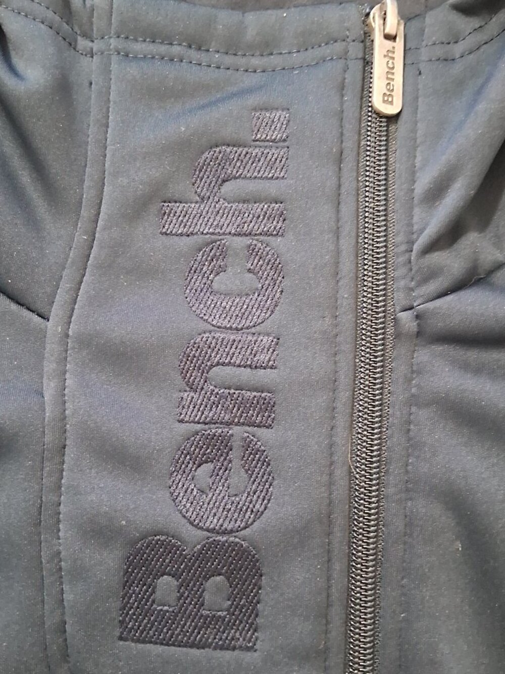 Bench jacket with a dark blue hood - Picture 3 of 13